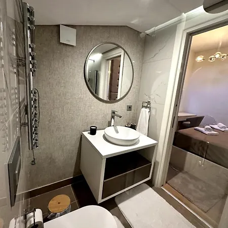 Sunlit Serenity Designer's Dream Daire